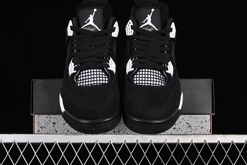 All categories Air Jordan Jordan series basketball shoes Air Jordan 4 OG version Air Jordan 4 Retro "White Thunder" AJ4 Joe 4 White Thunder FQ8138-001